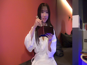 完全プライベート映像　5年の時を経て業界復帰の360度カワイイ娘　小那海あやちゃんと初めての二人きりお泊まり　サンプル画像10